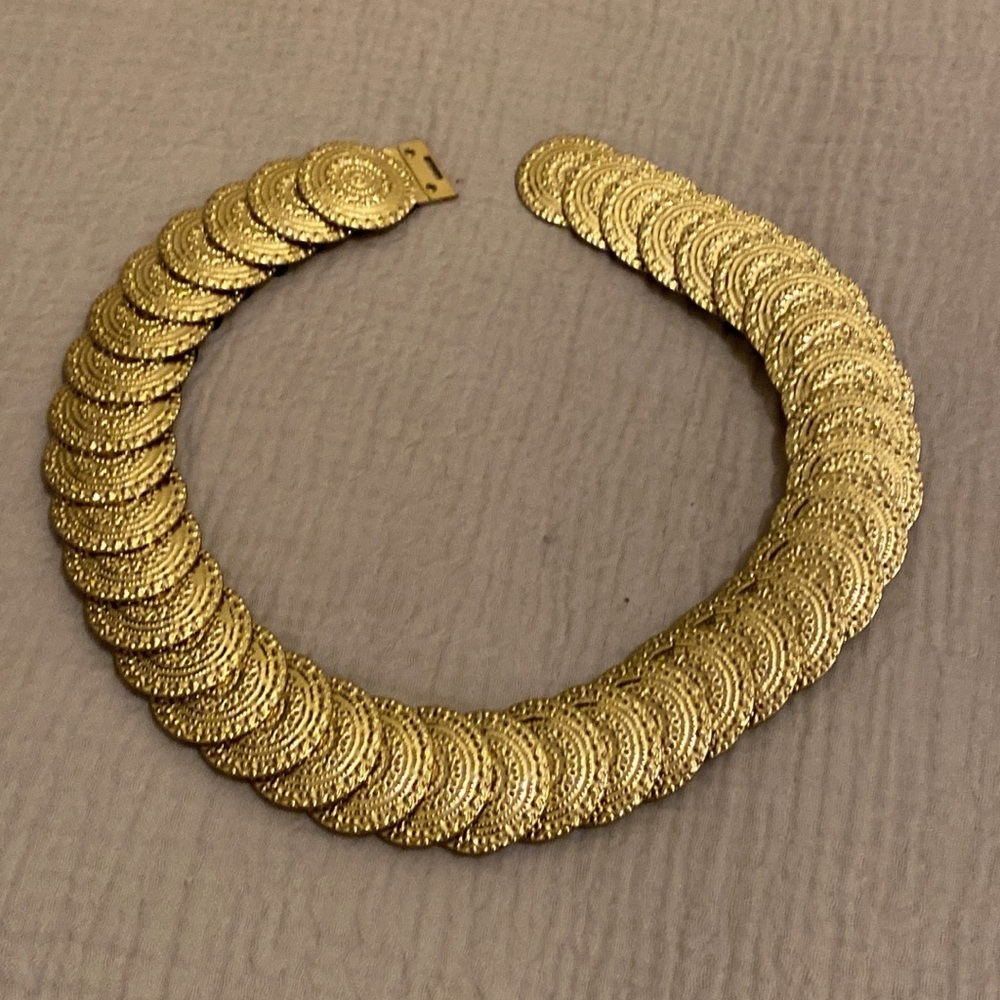 Gold and Black Chain Belt. Elastic band up to 40”